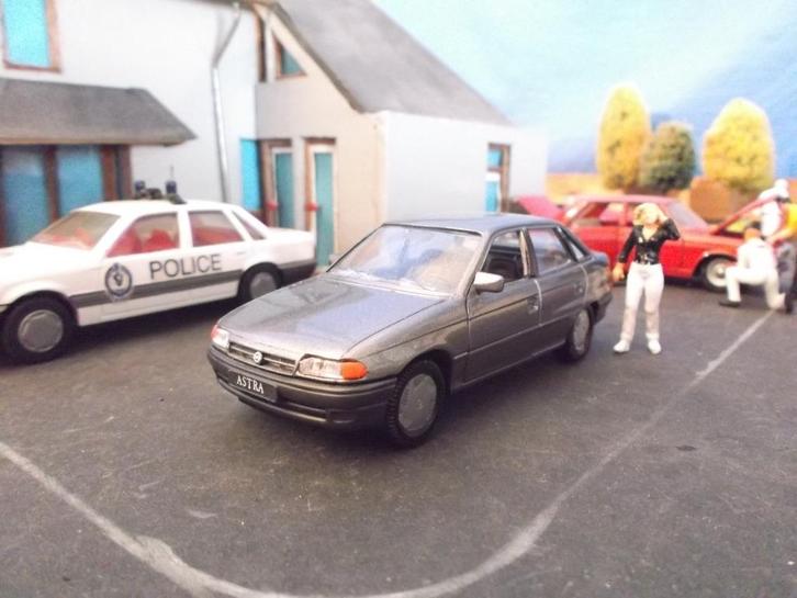 1/43 Opel Astra F Sedan - Gama metallic-grijs, Hobby en Vrije tijd, Modelauto's | 1:43, Nieuw, Auto, Ophalen of Verzenden