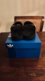 Adidas Slippers/Badslippers, Ophalen of Verzenden, Zo goed als nieuw, Zwart, Slippers