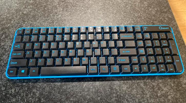 Qware PCB-250BU(KB) Toetsenbord, Computers en Software, Toetsenborden, Zo goed als nieuw, Qwerty, Bedraad, Ophalen of Verzenden