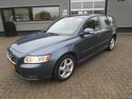 Volvo V50 2.0 Sport (bj 2010), Auto's, Volvo, Blauw, Stationwagon, Handgeschakeld, 1279 kg