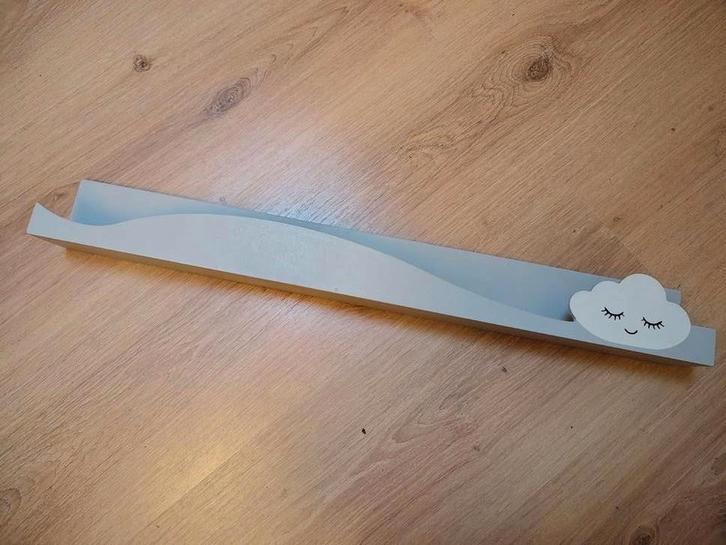 Wandplank Hout Wolk Kinderkamer, Kinderen en Baby's, Kinderkamer | Inrichting en Decoratie, Gebruikt, Wanddecoratie, Ophalen of Verzenden