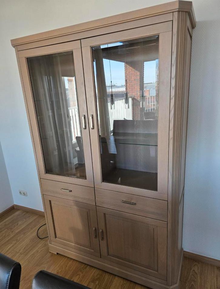 Prachtige vitrinekast met evt hele inboedel te koop, Huis en Inrichting, Kasten | Vitrinekasten, Zo goed als nieuw, Minder dan 100 cm