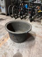 Oude Koperen Ketel, Ophalen