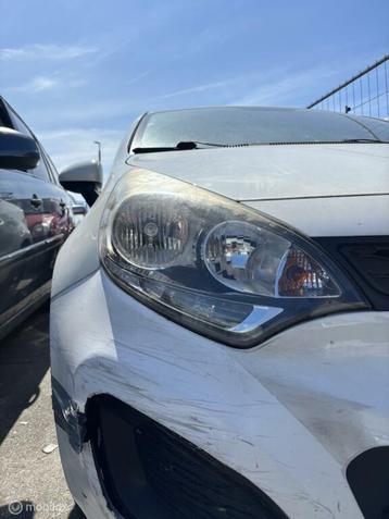 Koplamp rechts Kia Rio III ('10-'20) beschikbaar voor biedingen