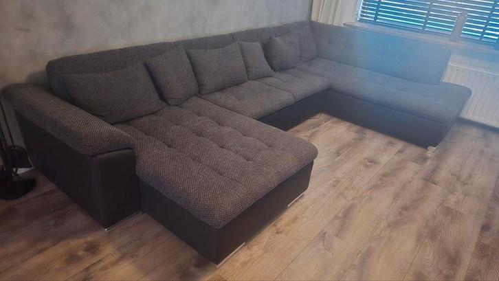 Grote hoekbank in goede staat, Huis en Inrichting, Banken | Bankstellen, Zo goed als nieuw, Hoekbank, Vierpersoons of meer, 300 cm of meer