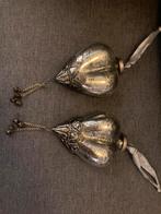 Twee hartvormige glazen kersthangers met belletjes, Ophalen of Verzenden, Nieuw