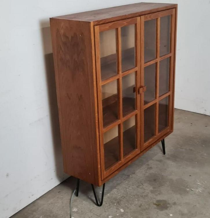 Teak vitrinekastje, Huis en Inrichting, Kasten | Vitrinekasten, Zo goed als nieuw, Minder dan 100 cm, 50 tot 100 cm, 25 tot 50 cm