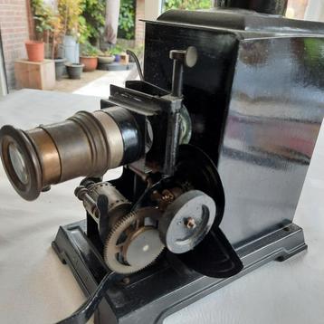 Antieke Filmprojector (toverlantaarn)  Bub/Bing (1890-1900) beschikbaar voor biedingen