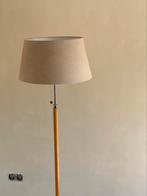 Prachtige beige lampenkap, zo goed als nieuw, Huis en Inrichting, Lampen | Vloerlampen, Ophalen, Zo goed als nieuw, Minder dan 100 cm
