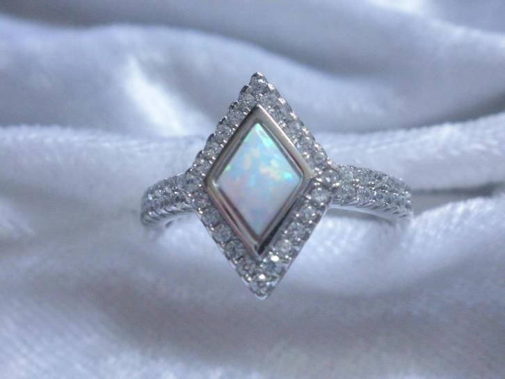 Mooie Fijne Zilveren Ring - Opaal en Zirkoniaas - Wybervorm, Sieraden, Tassen en Uiterlijk, Antieke sieraden, Ring, Zilver, Met edelsteen