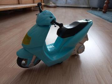 Barbie Scooter  in goede staat  beschikbaar voor biedingen