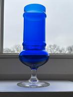 Kobalt blauw vaas op voet ribbel hoog glas, Ophalen of Verzenden