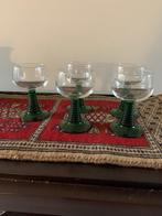 wijnglazen met geribbelde voet., Antiek en Kunst, Antiek | Glas en Kristal, Ophalen of Verzenden