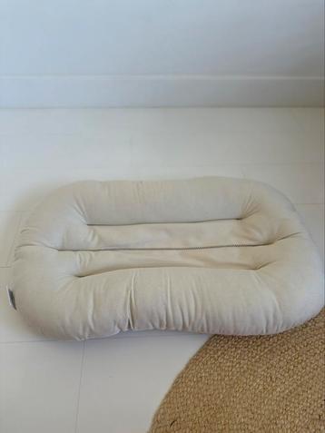 Snuggle Me babynestje / lounger met hoes beschikbaar voor biedingen