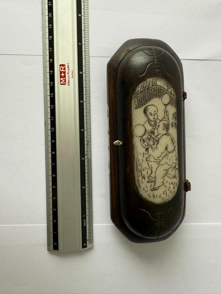 Antiek Chinese Brillenkoker, Antiek en Kunst, Kunst | Beelden en Houtsnijwerken, Ophalen of Verzenden