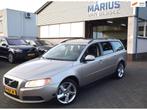 Volvo V70 2.0F Kinetic Seashell Metallic 146 pk, Auto's, Voorwielaandrijving, Zwart, Leder en Stof, V70
