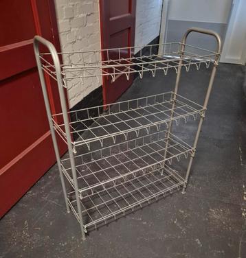 Schoenenrek voor 12 paar beschikbaar voor biedingen