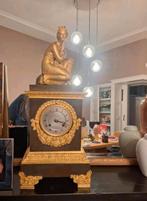 Franse Empire pendule, Venus op schildpad, ca. 1820 klok, Antiek en Kunst, Antiek | Klokken, Ophalen of Verzenden