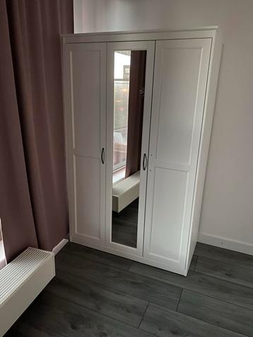 SONGESAND Kledingkast