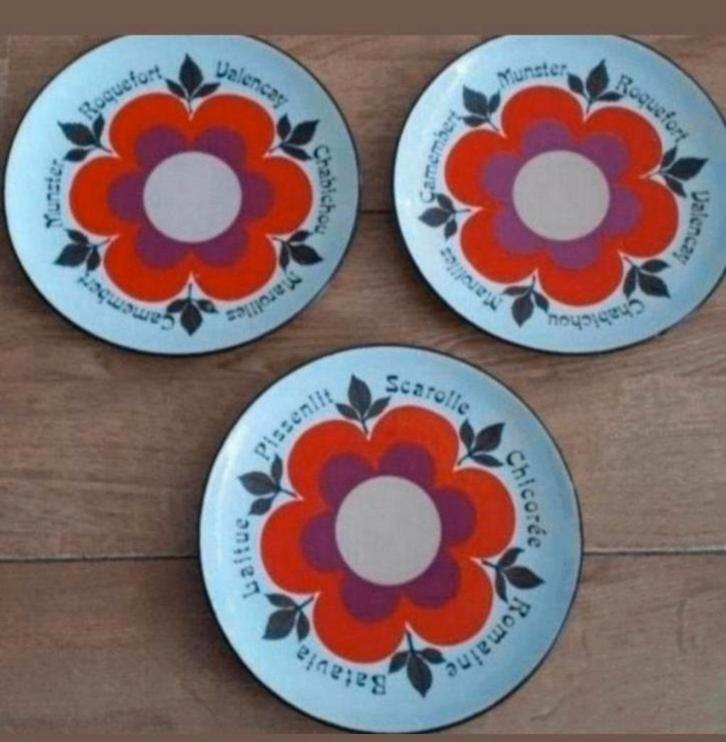 Drie retro borden Gien France, Huis en Inrichting, Keuken | Servies, Zo goed als nieuw, Bord(en), Overige stijlen, Glas, Ophalen of Verzenden