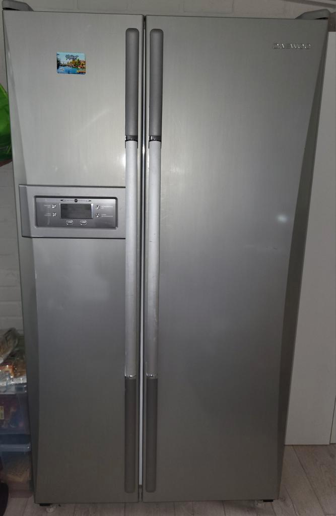 Daewoo Amerikaanse Koelkast/Vriezer, Witgoed en Apparatuur, Koelkasten en IJskasten, Gebruikt, Met aparte vriezer, 200 liter of meer