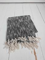 Grijze plaid, Huis en Inrichting, Woonaccessoires | Plaids en Woondekens, Ophalen of Verzenden, Zo goed als nieuw