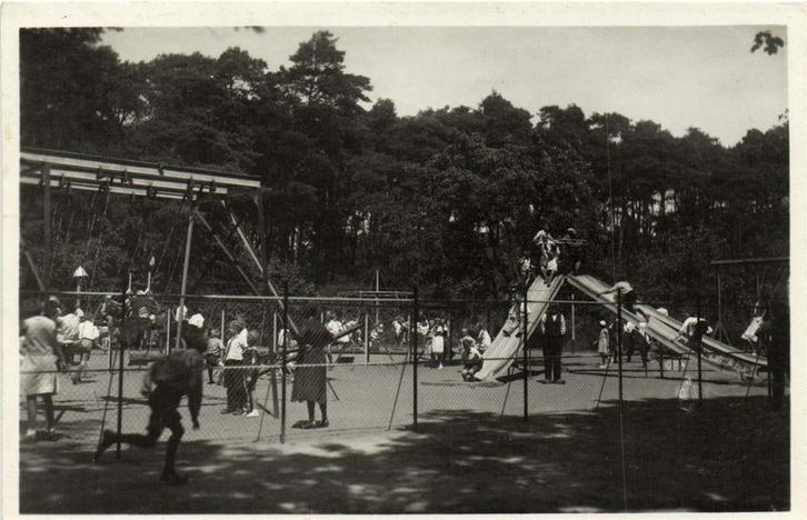 Speeltuin bij De Pyramide van Austerlitz ]post Maarn] - gelo, Verzamelen, Ansichtkaarten | Nederland, Gelopen, Noord-Brabant, Voor 1920