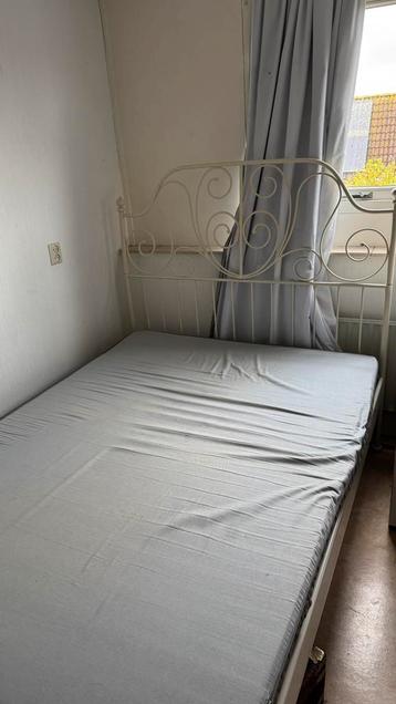 Gratis bed (140x200) – zelf demonteren en afhalen beschikbaar voor biedingen