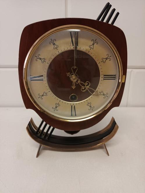 oude tafelklok/pendule + wekker uit  jaren 1970, Antiek en Kunst, Antiek | Klokken, Ophalen
