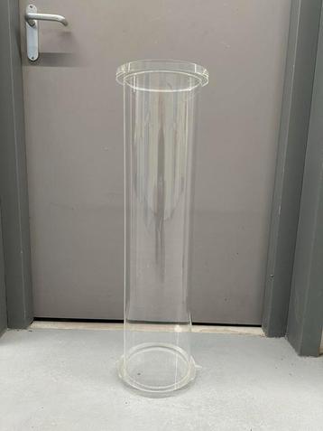 Plexiglas zuil beschikbaar voor biedingen