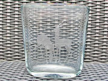 Grote glas glazen vaas met herten reeën geëtst glas   beschikbaar voor biedingen