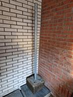 Metalen paal met betonnen voet, Ophalen, Gebruikt