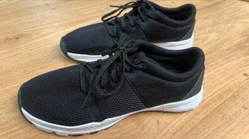 Decathlon zaal gymschoenen maat 42 beschikbaar voor biedingen