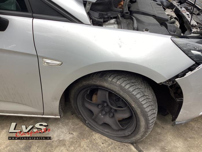 Scherm rechts-voor van een Opel Astra (Z176), Auto-onderdelen, Carrosserie en Plaatwerk, Opel, Gebruikt, 3 maanden garantie, Ophalen of Verzenden