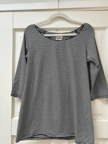 T-shirt Vanilia zwart/wit mt 42 beschikbaar voor biedingen