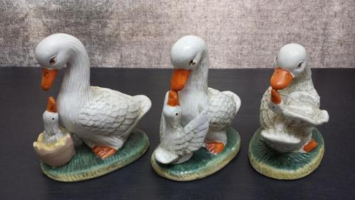 Set 3 Beeldjes ~ GANS met Jong ~ Hoog plm. 10 cm., Verzamelen, Beelden en Beeldjes, Zo goed als nieuw, Dier, Ophalen of Verzenden