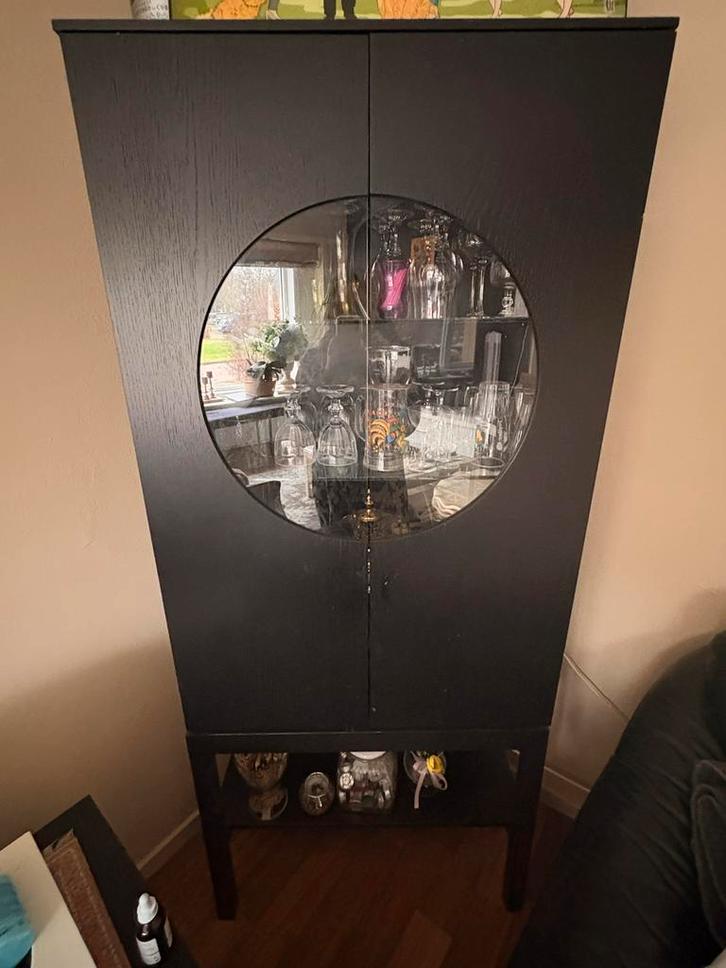 Stijlvolle kast met ingebouwde verlichting, Antiek en Kunst, Antiek | Meubels | Kasten, Ophalen