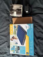 Luchtbed 137x191 cm met pomp - Intex, Caravans en Kamperen, Ophalen, Ingebouwde pomp, Nieuw, 2-persoons