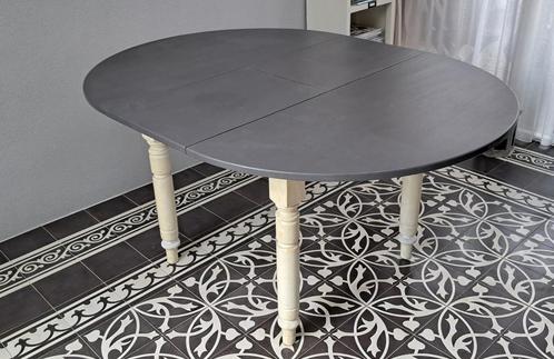 Uitschuifbare brocante eettafel (rond of ovaal), Huis en Inrichting, Tafels | Eettafels, Gebruikt, 100 tot 150 cm, 150 tot 200 cm