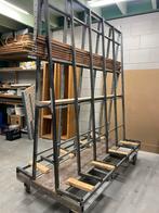 Glasbok op wielen met spanners, Ophalen