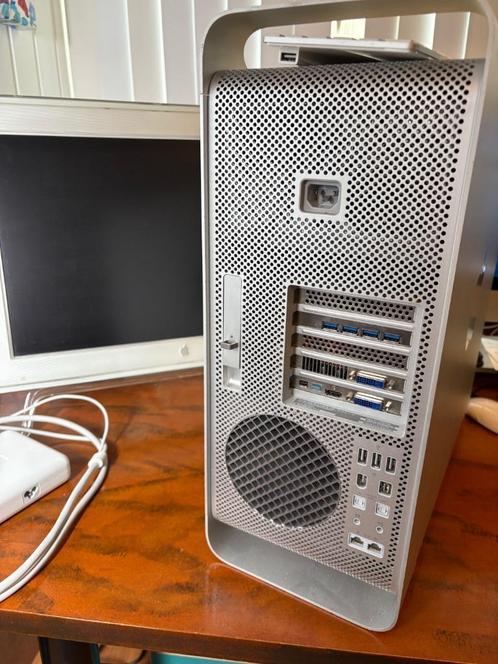 Mac Pro met beeldscherm, Computers en Software, Apple Desktops, Gebruikt, Mac Pro, SSD, Onbekend, 8 GB, Ophalen