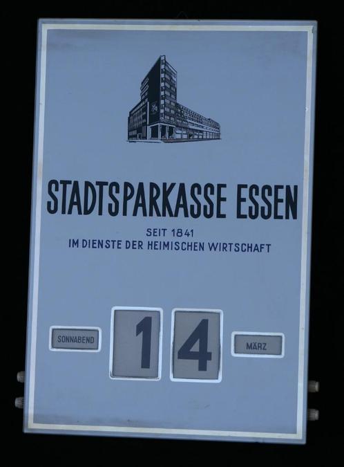 Wandkalender universeel analoog, GLAS !!, uniek hebbedingetj, Antiek en Kunst, Curiosa en Brocante, Ophalen of Verzenden