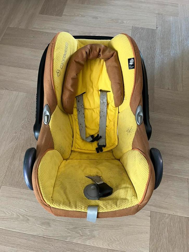 Maxicosi geel mer voetenzak, Kinderen en Baby's, Autostoeltjes, Gebruikt, Maxi-Cosi, 0 t/m 13 kg, Autogordel of Isofix, Ophalen