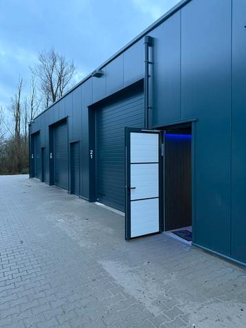Bedrijfsruimte te koop . Opslag boxen .  Ook te huur  beschikbaar voor biedingen