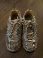 New Balance 530 kleine gebruikerssporen steunzool gedragen, Kleding | Dames, Wit, New Balance, Ophalen of Verzenden, Sneakers of Gympen