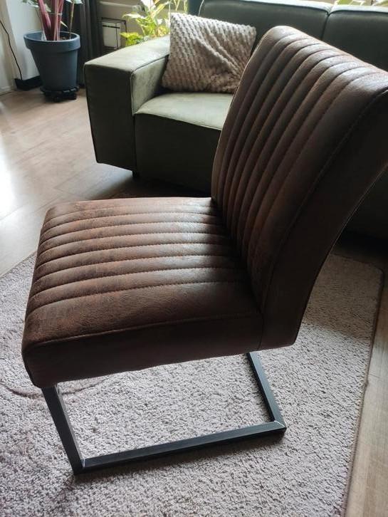 Eetkamerstoelen, donker bruin t.e.a.b, Huis en Inrichting, Stoelen, Zo goed als nieuw, Bruin, Ophalen