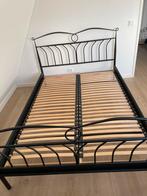 Zwart metalen bedframe met lattenbodem, Huis en Inrichting, Ophalen, Gebruikt, Zwart, Tweepersoons