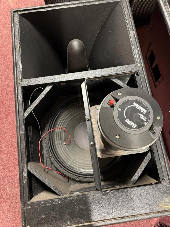 EAW KF650 ISR top speakers bijna 140 dB, Audio, Tv en Foto, Luidsprekers, Zo goed als nieuw, Front, Rear of Stereo speakers, 120 watt of meer