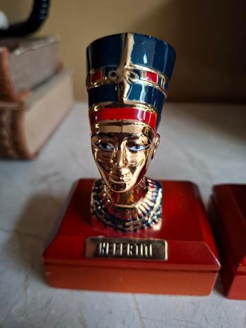 Egyptische Farao Beeldjes - Nefertiti & Schrijver beschikbaar voor biedingen