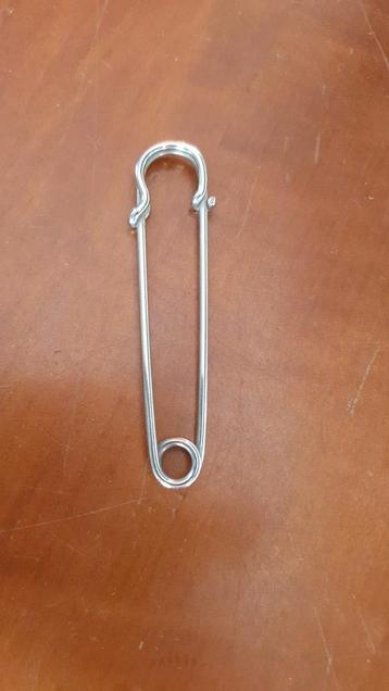 Vintage Speld voor Rok beschikbaar voor biedingen